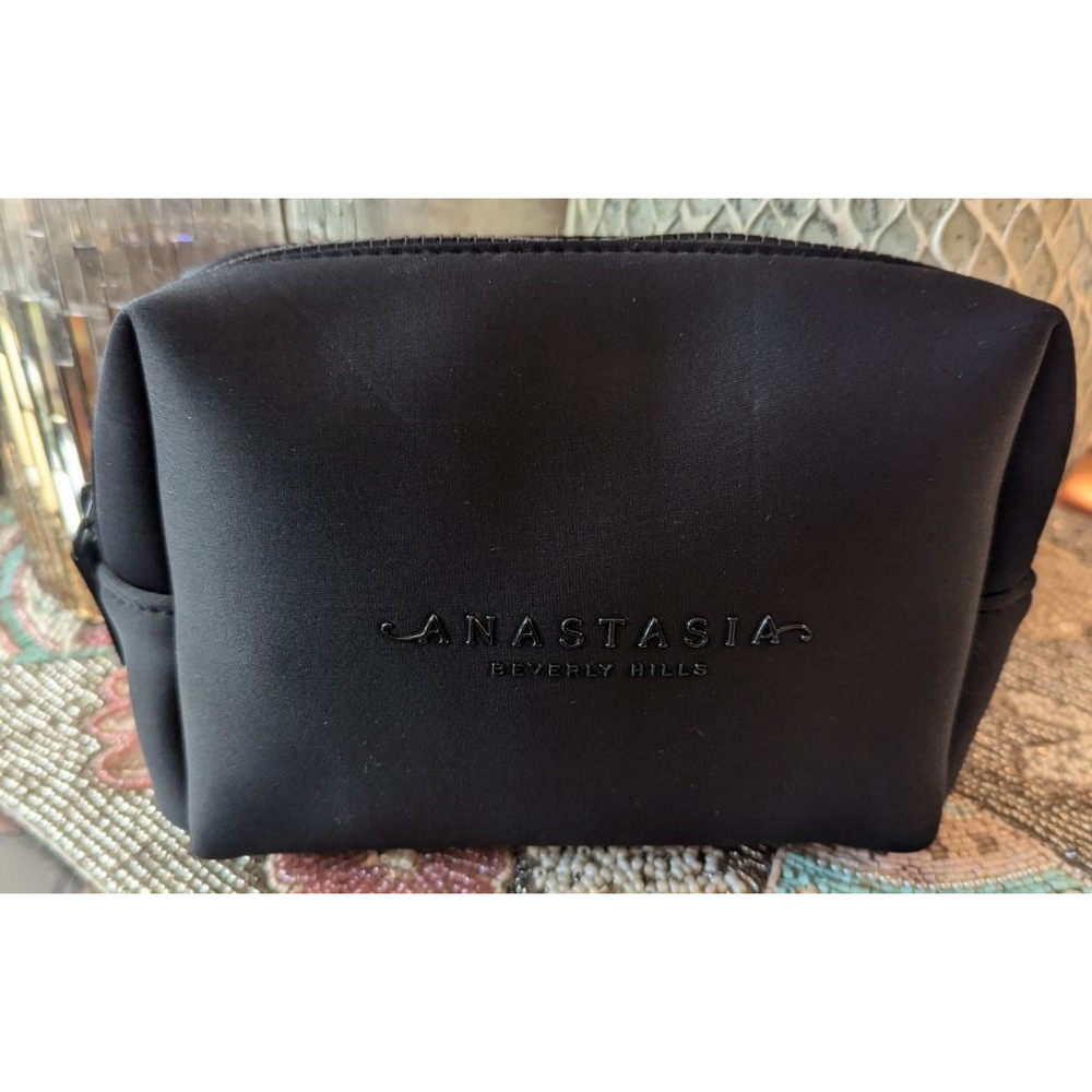 NWOT Anastasia Of Beverly Hills Neoprene Cosmetic Bag